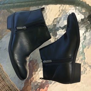 Women Chaps size 6.5 black zip up boots